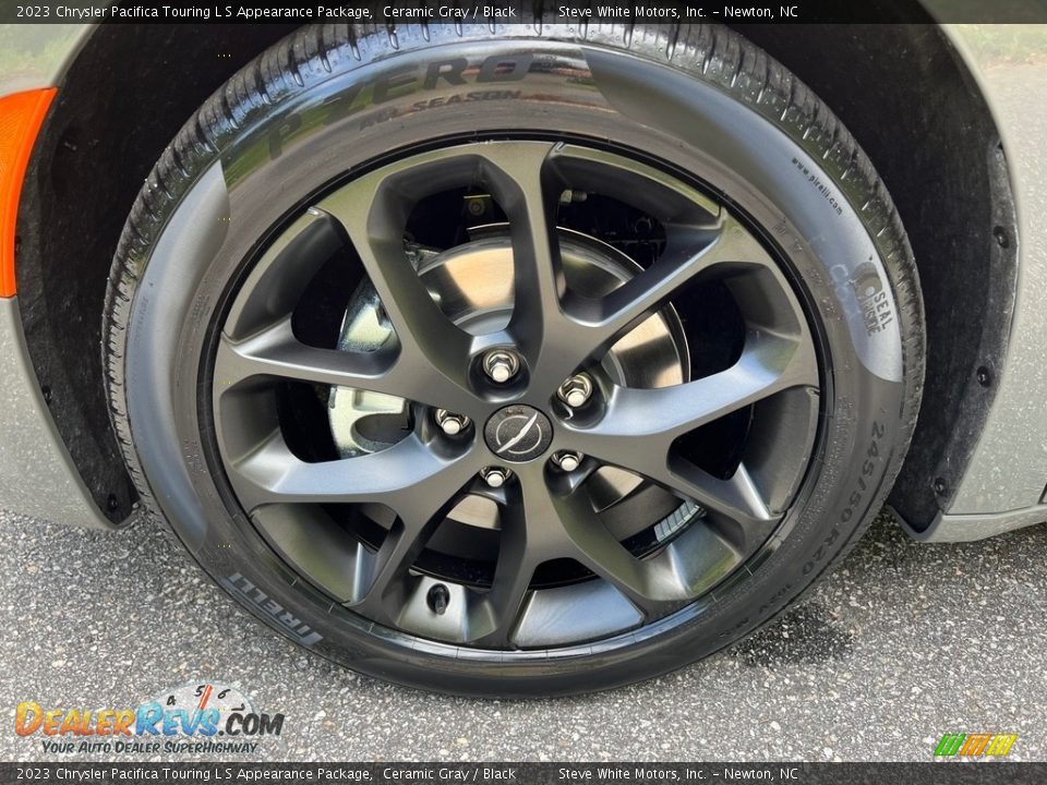 2023 Chrysler Pacifica Touring L S Appearance Package Wheel Photo #9