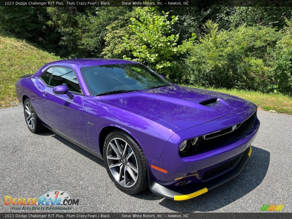 Front 3/4 View of 2023 Dodge Challenger R/T Plus Photo #4