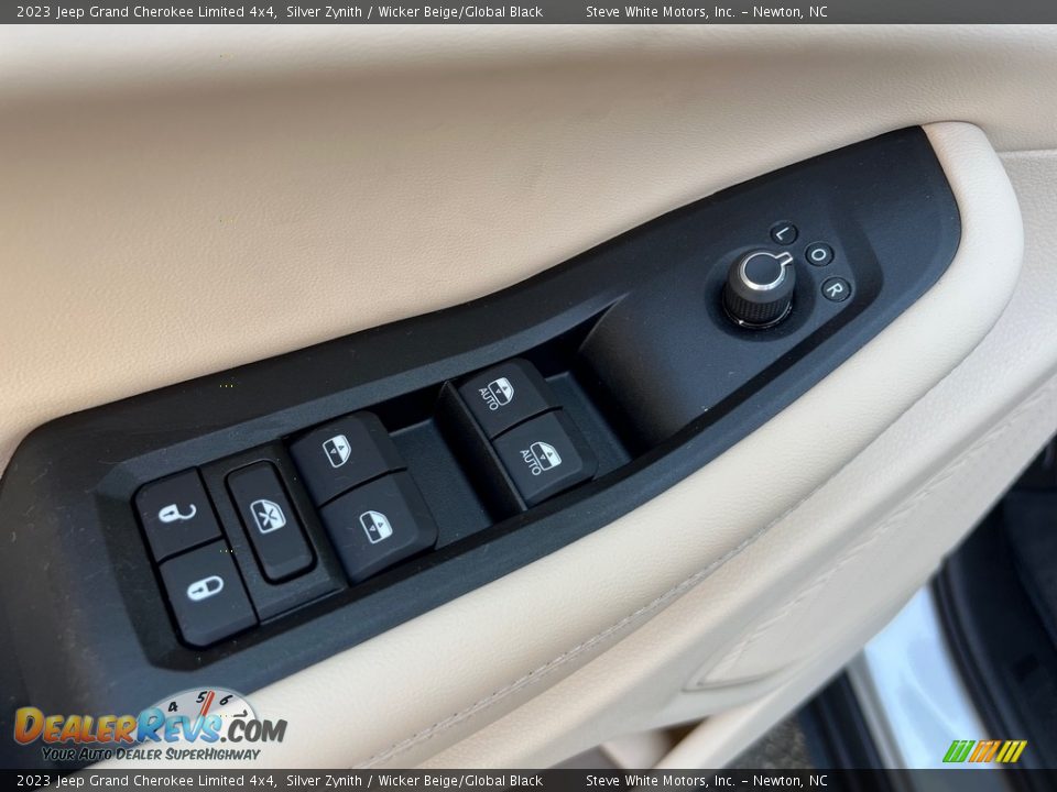 Door Panel of 2023 Jeep Grand Cherokee Limited 4x4 Photo #11