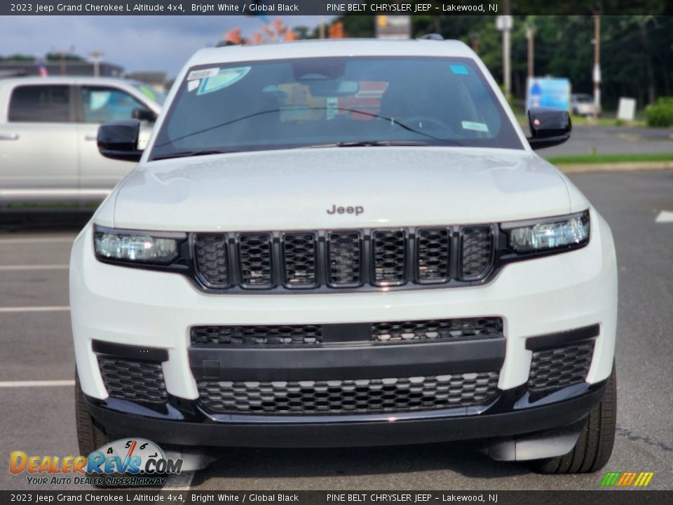 2023 Jeep Grand Cherokee L Altitude 4x4 Bright White / Global Black Photo #2