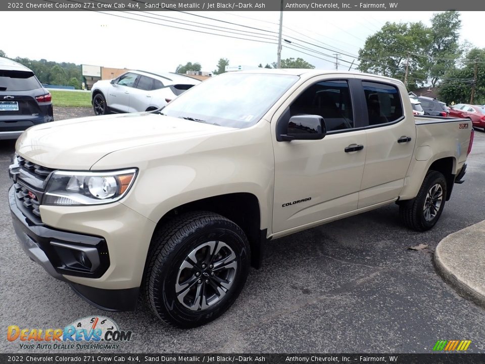 Front 3/4 View of 2022 Chevrolet Colorado Z71 Crew Cab 4x4 Photo #8
