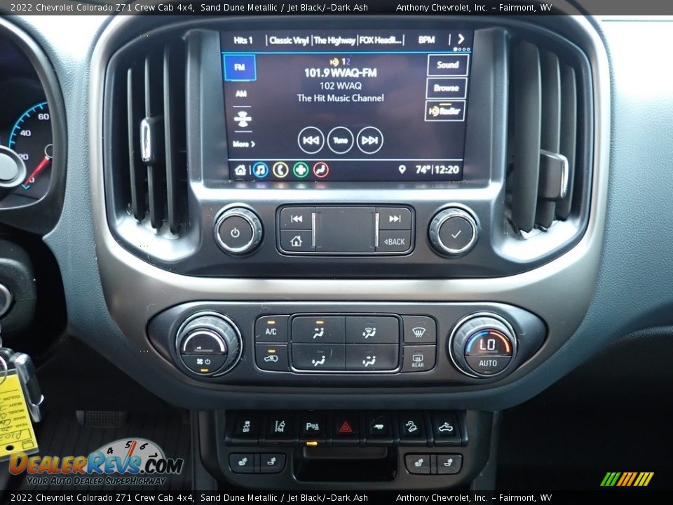 Controls of 2022 Chevrolet Colorado Z71 Crew Cab 4x4 Photo #19