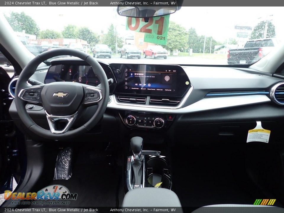 Dashboard of 2024 Chevrolet Trax LT Photo #13