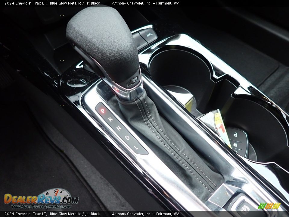 2024 Chevrolet Trax LT Shifter Photo #17