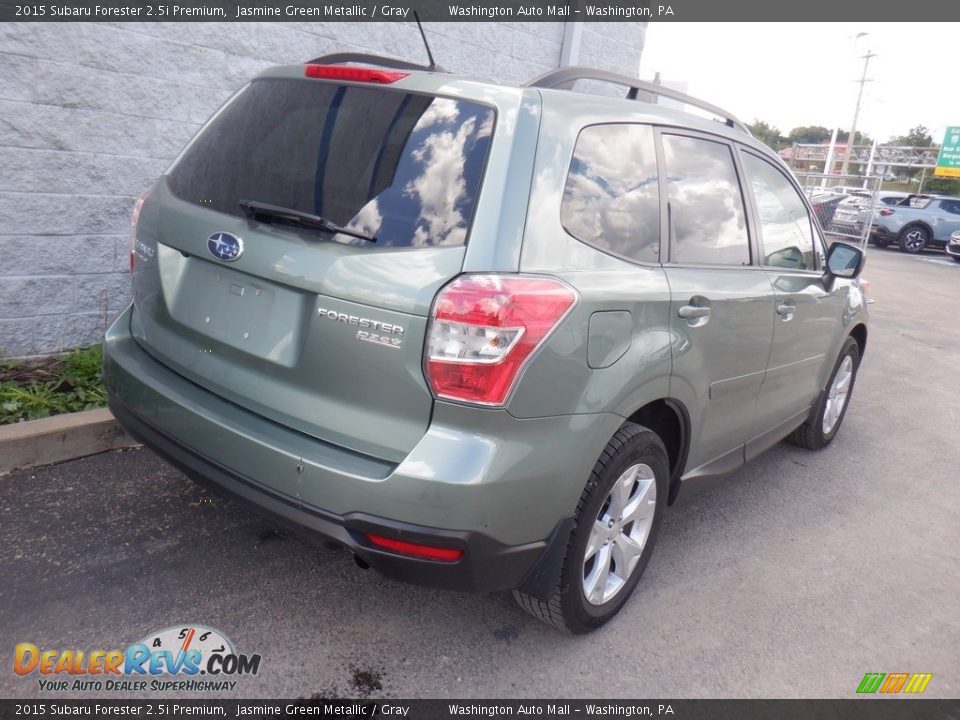 2015 Subaru Forester 2.5i Premium Jasmine Green Metallic / Gray Photo #8