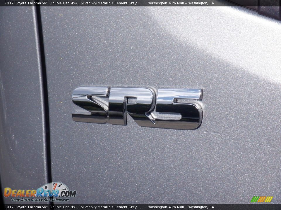 2017 Toyota Tacoma SR5 Double Cab 4x4 Silver Sky Metallic / Cement Gray Photo #11