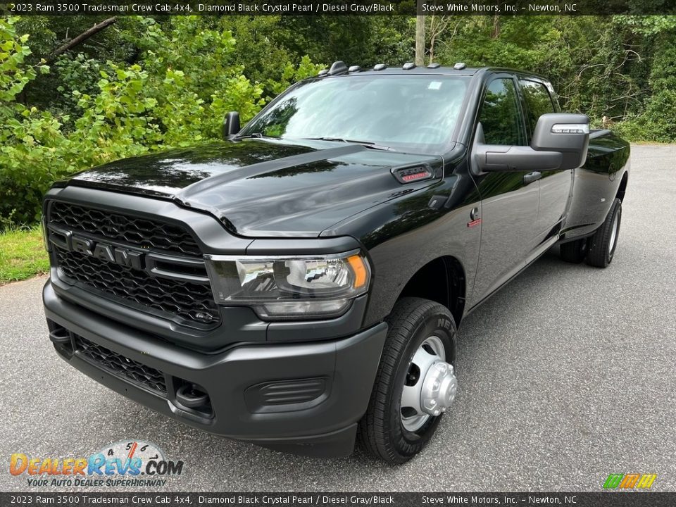 2023 Ram 3500 Tradesman Crew Cab 4x4 Diamond Black Crystal Pearl / Diesel Gray/Black Photo #2