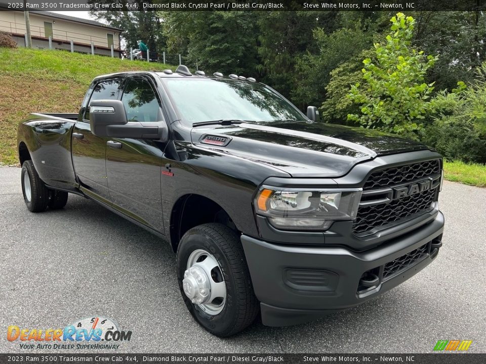 2023 Ram 3500 Tradesman Crew Cab 4x4 Diamond Black Crystal Pearl / Diesel Gray/Black Photo #4