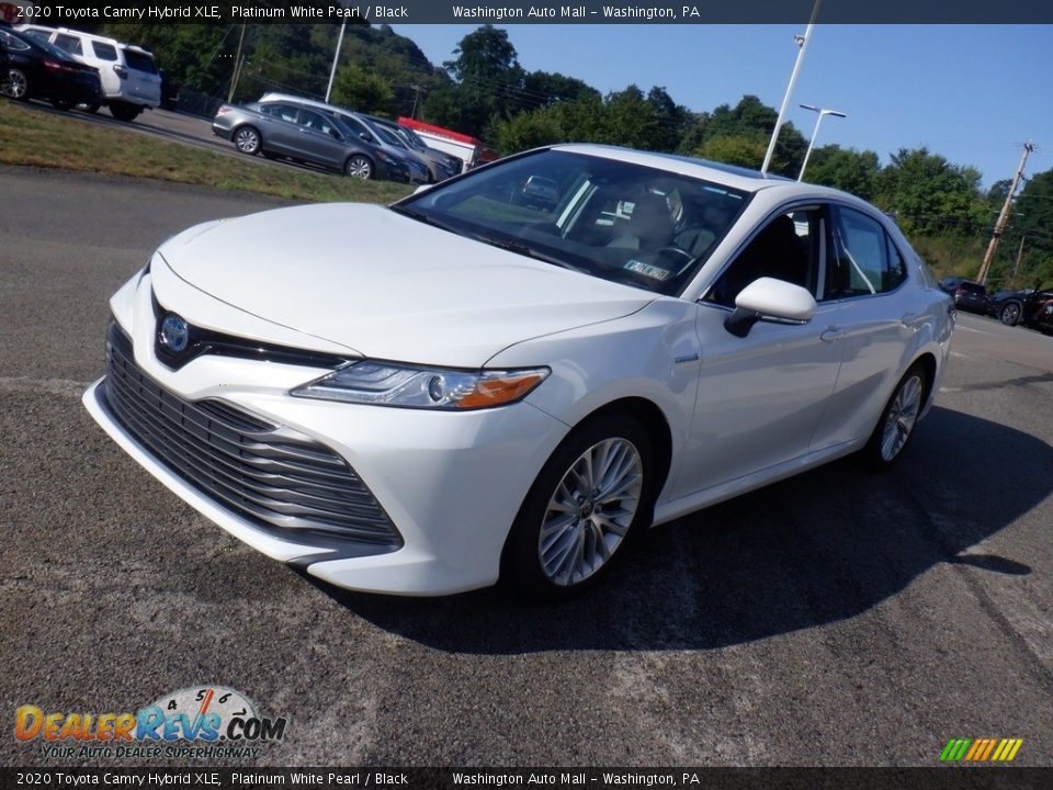 2020 Toyota Camry Hybrid XLE Platinum White Pearl / Black Photo #17