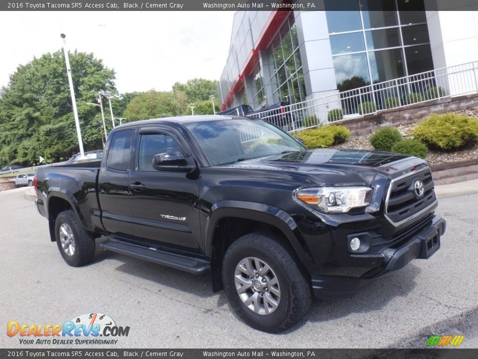 Front 3/4 View of 2016 Toyota Tacoma SR5 Access Cab Photo #1
