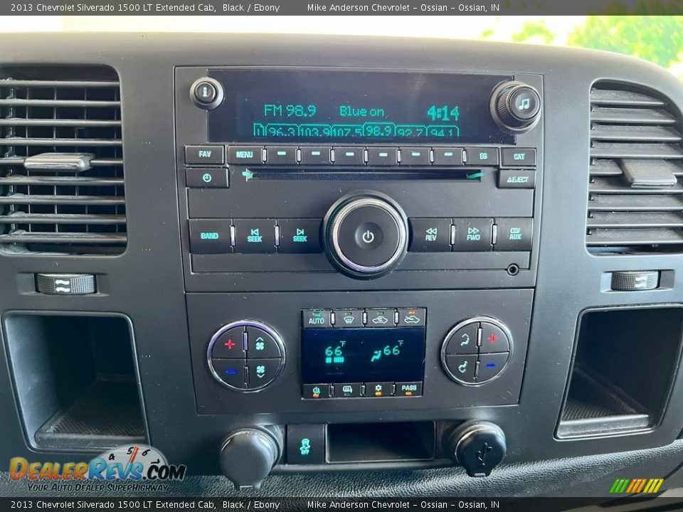 Controls of 2013 Chevrolet Silverado 1500 LT Extended Cab Photo #21