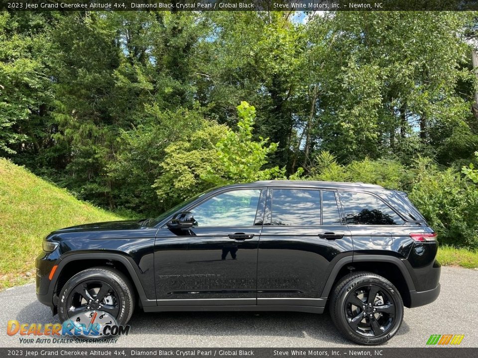 Diamond Black Crystal Pearl 2023 Jeep Grand Cherokee Altitude 4x4 Photo #1