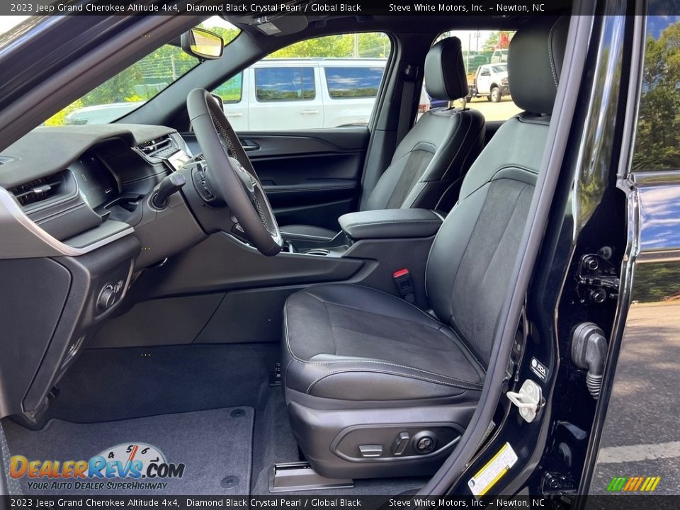 Front Seat of 2023 Jeep Grand Cherokee Altitude 4x4 Photo #10