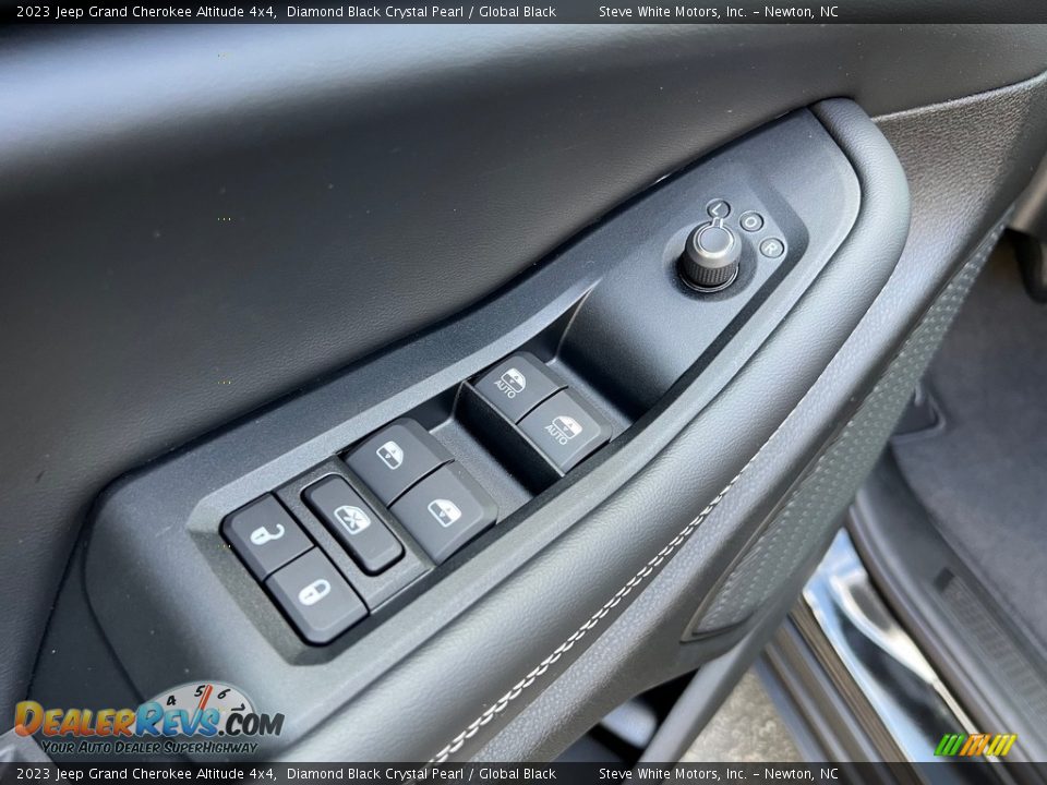 Door Panel of 2023 Jeep Grand Cherokee Altitude 4x4 Photo #11