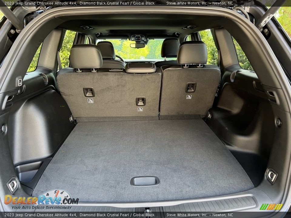 2023 Jeep Grand Cherokee Altitude 4x4 Trunk Photo #14