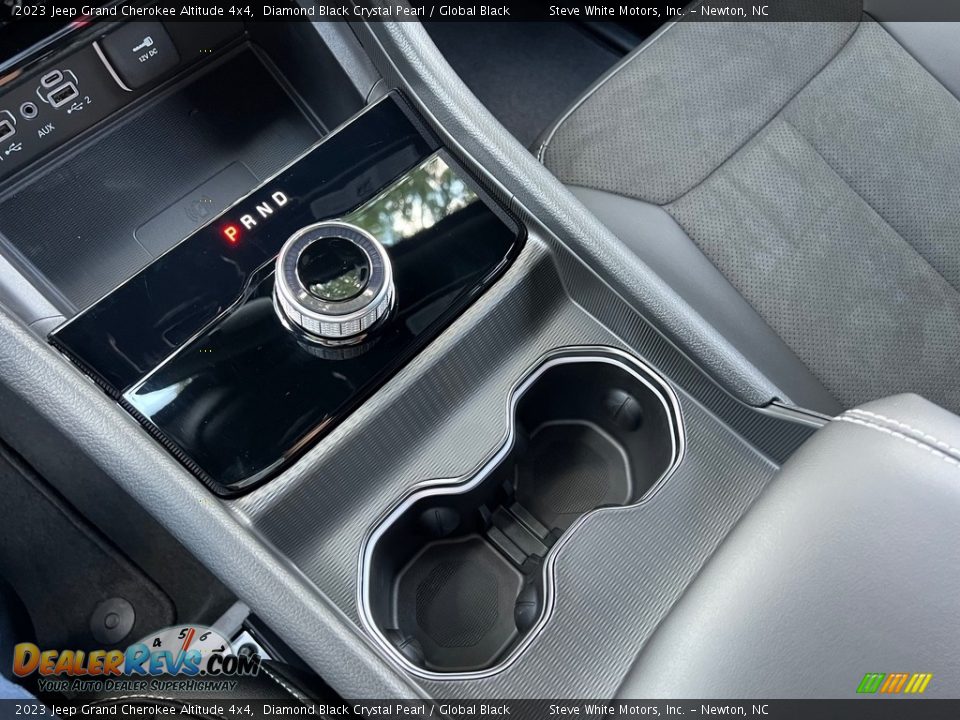 2023 Jeep Grand Cherokee Altitude 4x4 Shifter Photo #25