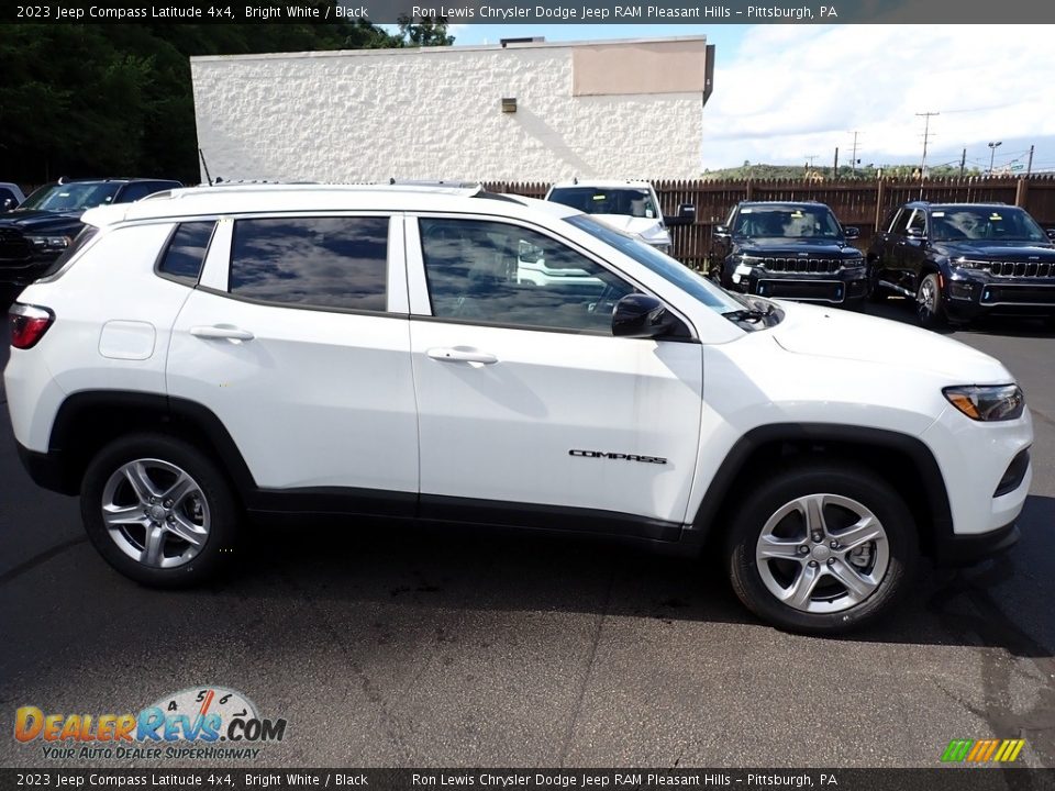 2023 Jeep Compass Latitude 4x4 Bright White / Black Photo #7