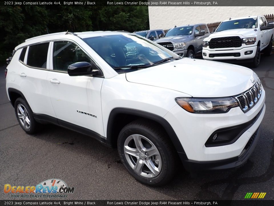 2023 Jeep Compass Latitude 4x4 Bright White / Black Photo #8