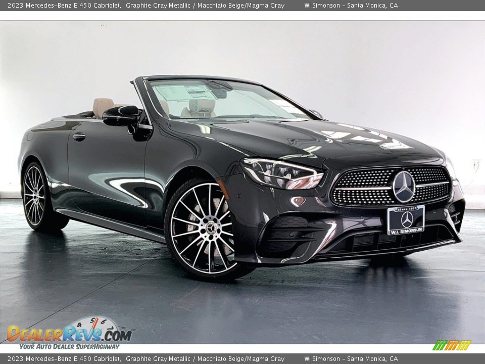 Front 3/4 View of 2023 Mercedes-Benz E 450 Cabriolet Photo #12
