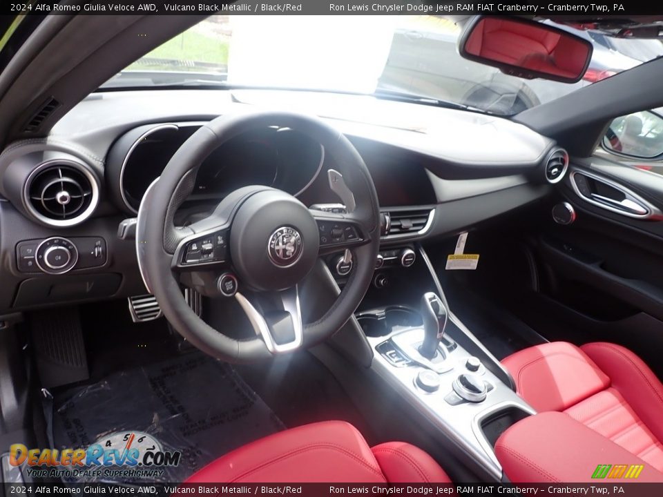 Black/Red Interior - 2024 Alfa Romeo Giulia Veloce AWD Photo #11