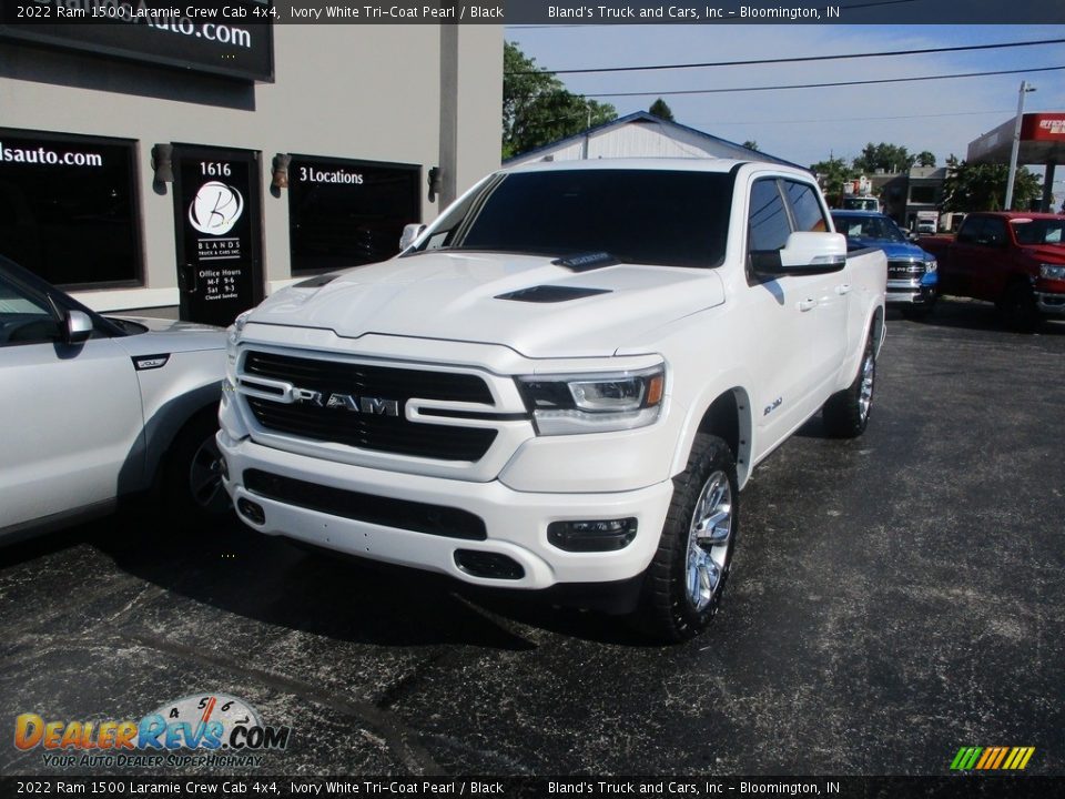 2022 Ram 1500 Laramie Crew Cab 4x4 Ivory White Tri-Coat Pearl / Black Photo #2