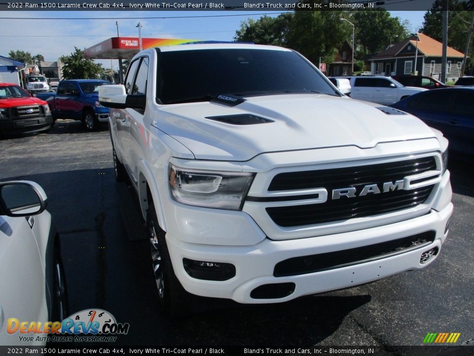 2022 Ram 1500 Laramie Crew Cab 4x4 Ivory White Tri-Coat Pearl / Black Photo #5