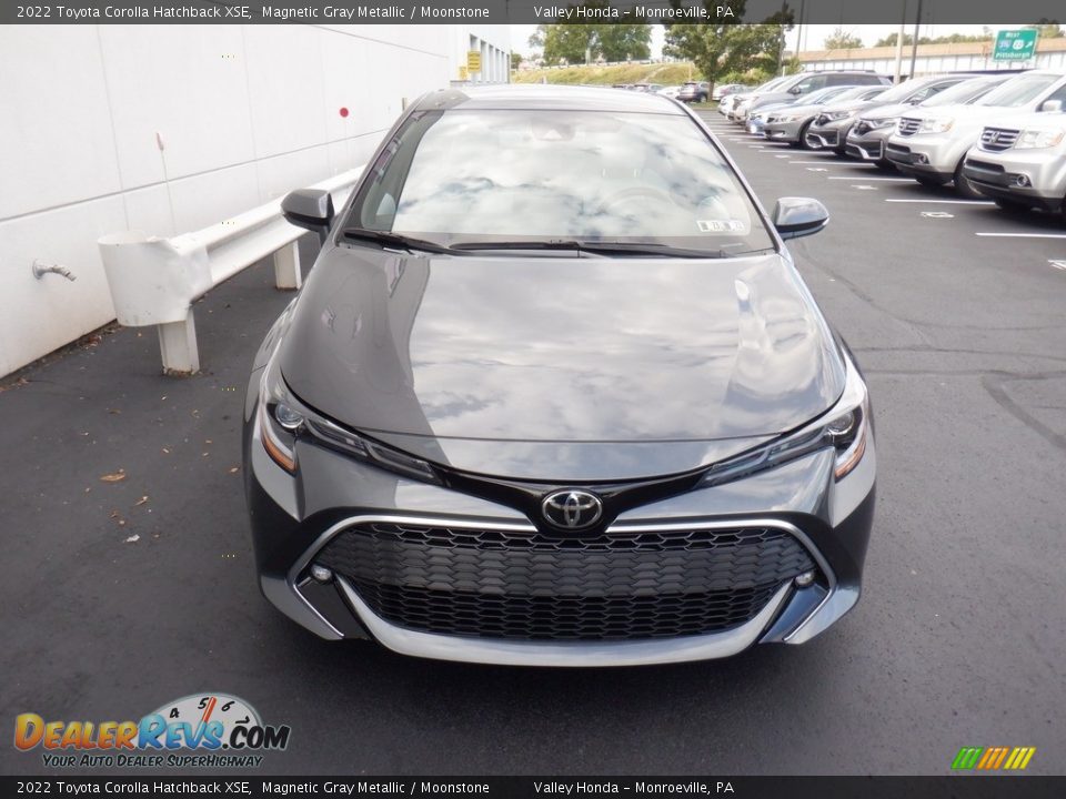 2022 Toyota Corolla Hatchback XSE Magnetic Gray Metallic / Moonstone Photo #5