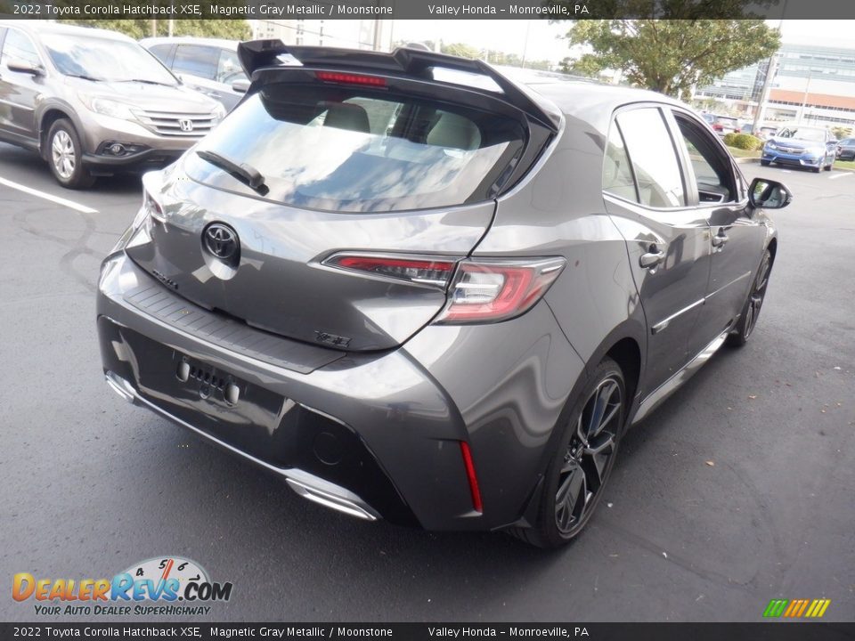 2022 Toyota Corolla Hatchback XSE Magnetic Gray Metallic / Moonstone Photo #7