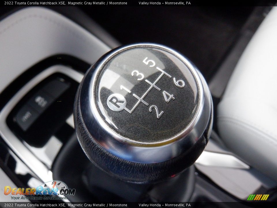 2022 Toyota Corolla Hatchback XSE Shifter Photo #20