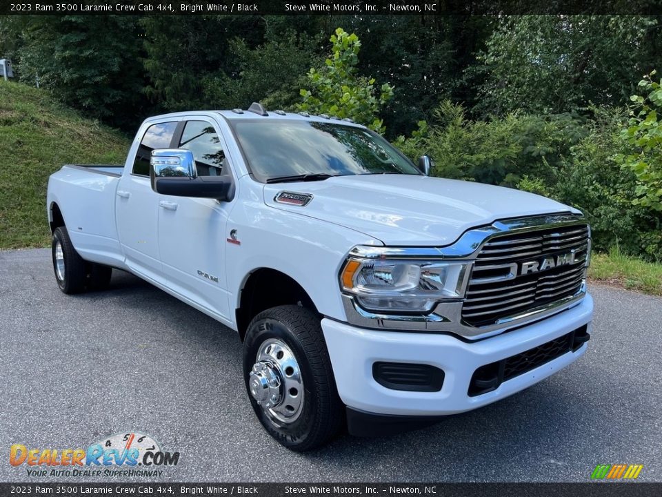 Front 3/4 View of 2023 Ram 3500 Laramie Crew Cab 4x4 Photo #4