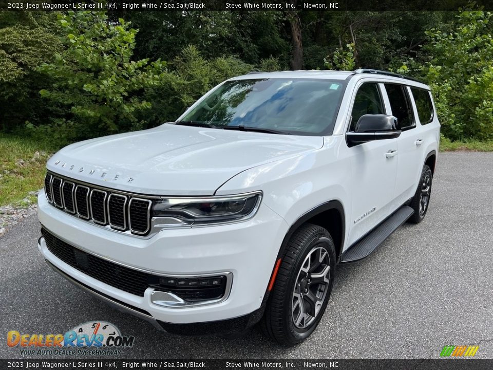 2023 Jeep Wagoneer L Series III 4x4 Bright White / Sea Salt/Black Photo #2