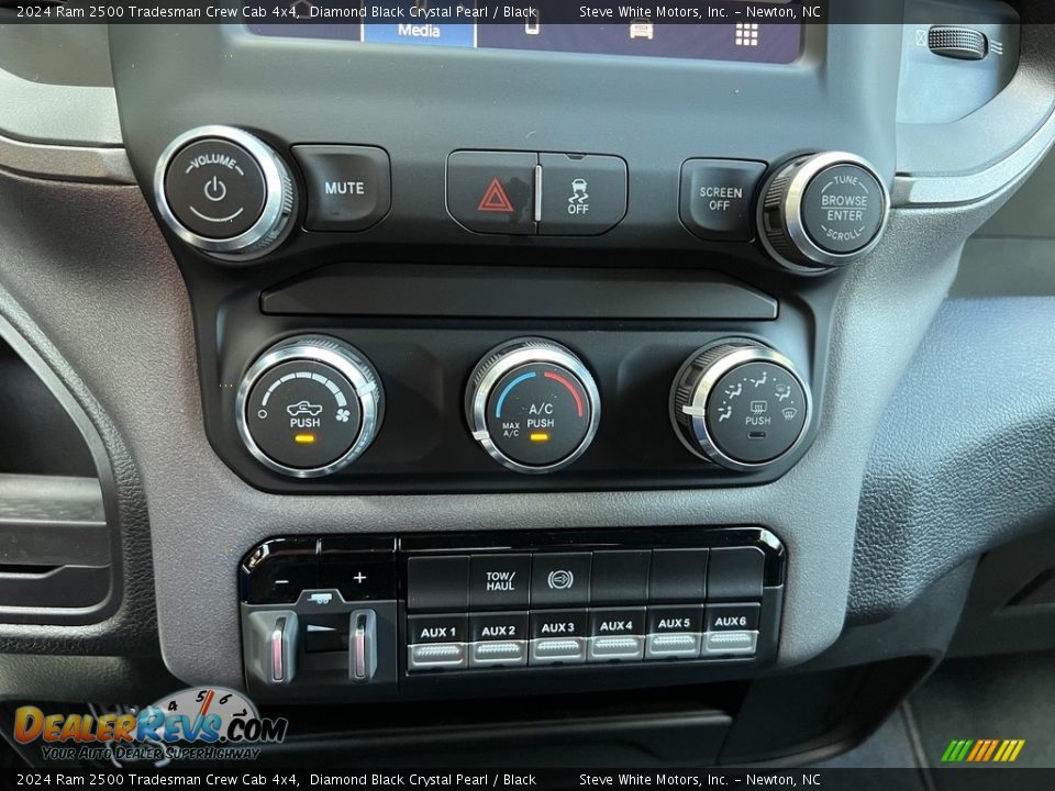 Controls of 2024 Ram 2500 Tradesman Crew Cab 4x4 Photo #23