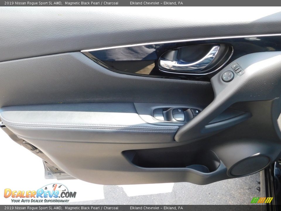 2019 Nissan Rogue Sport SL AWD Magnetic Black Pearl / Charcoal Photo #18