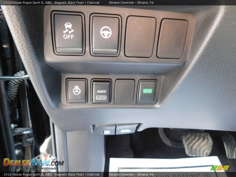 Controls of 2019 Nissan Rogue Sport SL AWD Photo #25