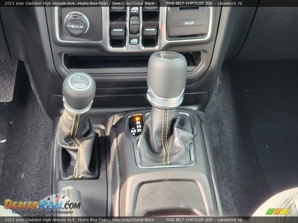 2023 Jeep Gladiator High Altitude 4x4 Shifter Photo #13