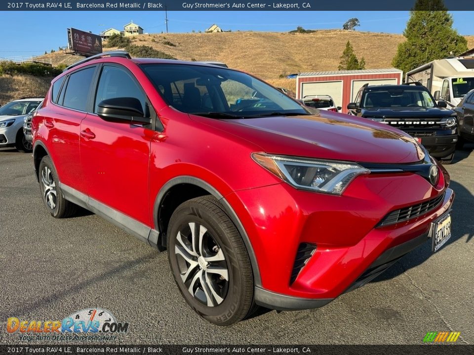 Front 3/4 View of 2017 Toyota RAV4 LE Photo #1