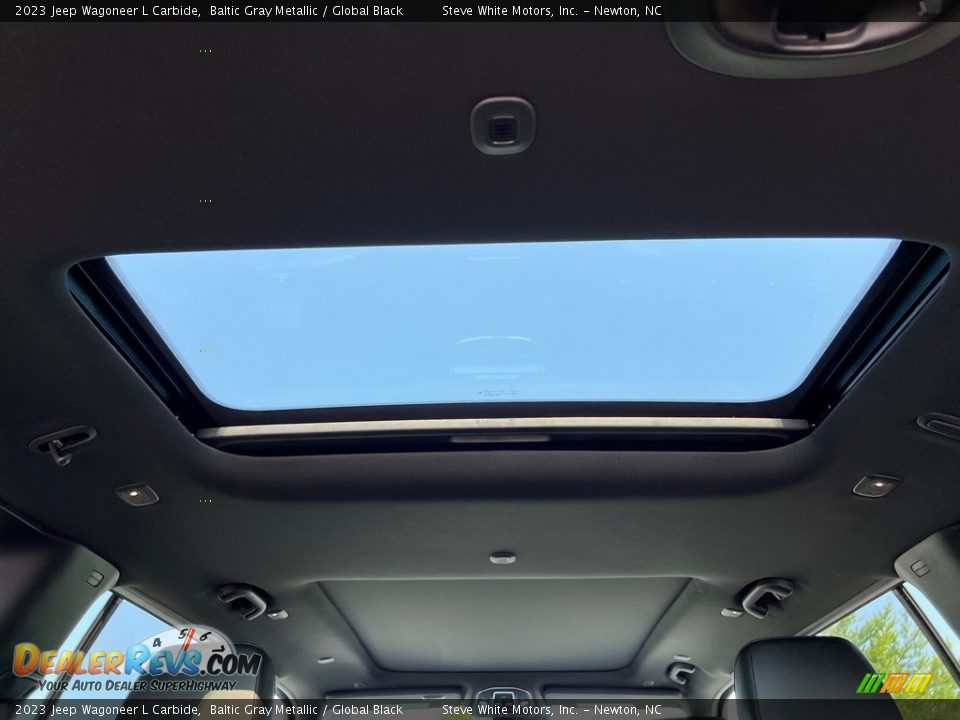 Sunroof of 2023 Jeep Wagoneer L Carbide Photo #22