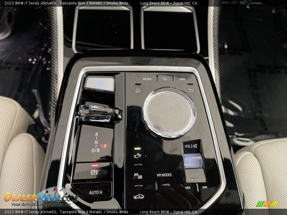 2023 BMW i7 Series xDrive60 Shifter Photo #23