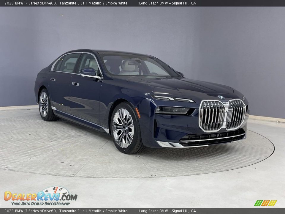 Front 3/4 View of 2023 BMW i7 Series xDrive60 Photo #26