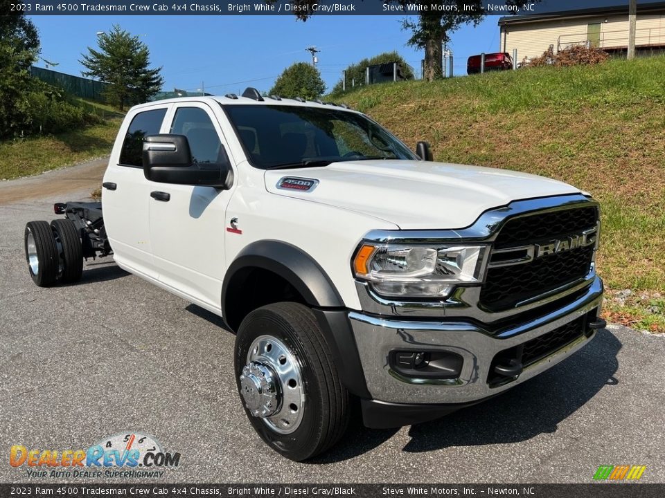 2023 Ram 4500 Tradesman Crew Cab 4x4 Chassis Bright White / Diesel Gray/Black Photo #4