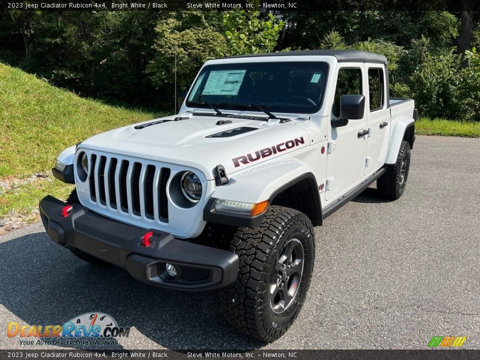 Bright White 2023 Jeep Gladiator Rubicon 4x4 Photo #2