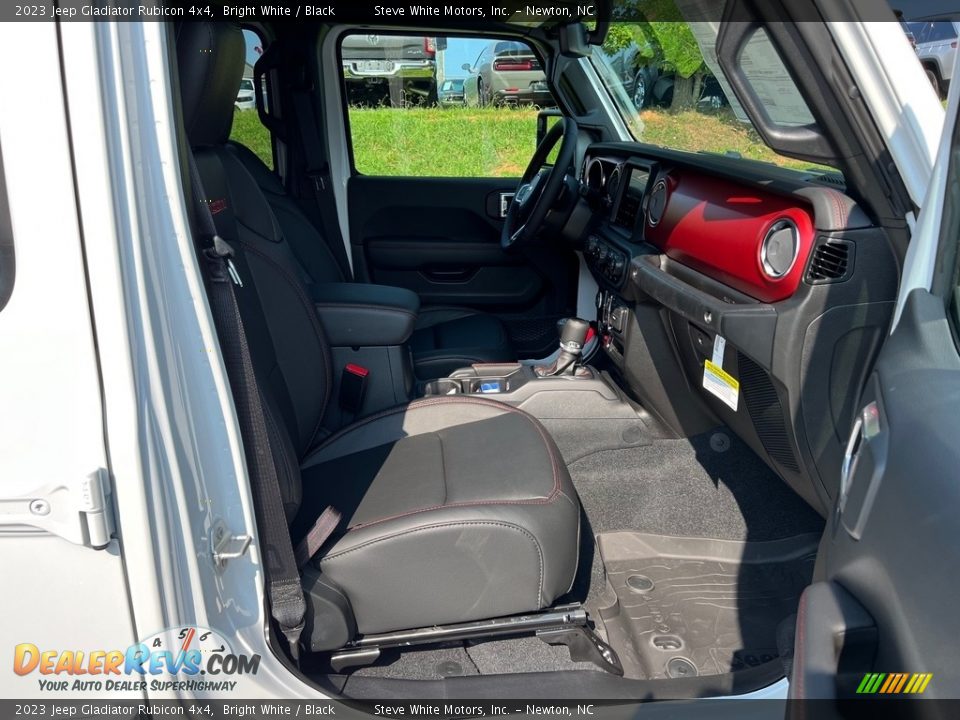 2023 Jeep Gladiator Rubicon 4x4 Bright White / Black Photo #17