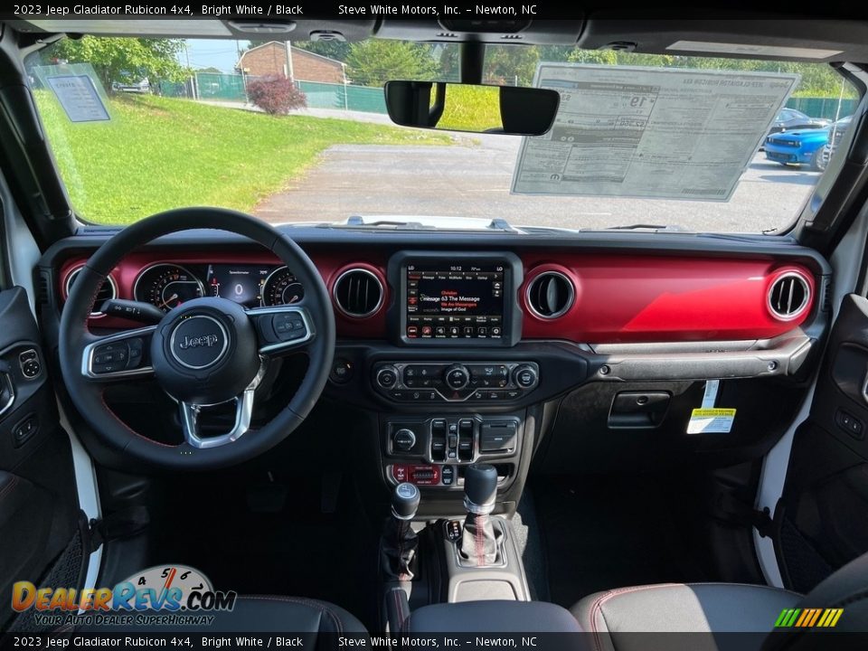 Dashboard of 2023 Jeep Gladiator Rubicon 4x4 Photo #18