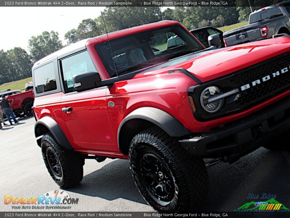 2023 Ford Bronco Wildtrak 4X4 2-Door Race Red / Medium Sandstone Photo #26