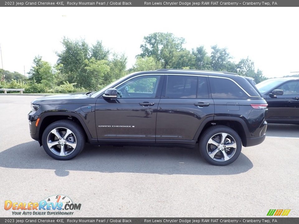 2023 Jeep Grand Cherokee 4XE Rocky Mountain Pearl / Global Black Photo #2