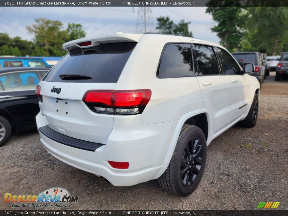 2021 Jeep Grand Cherokee Laredo 4x4 Bright White / Black Photo #3