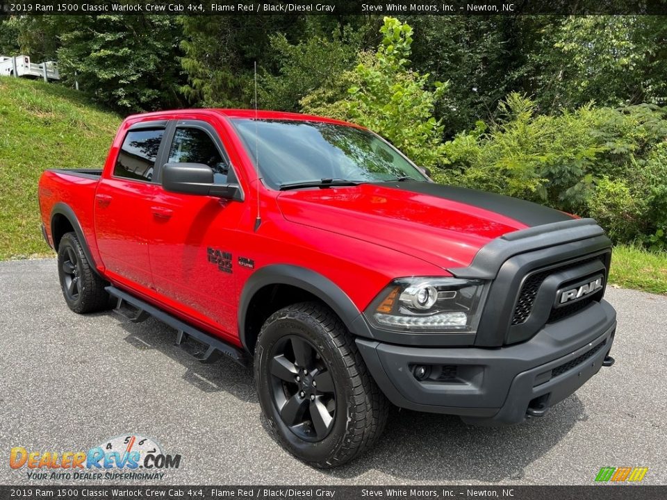 Front 3/4 View of 2019 Ram 1500 Classic Warlock Crew Cab 4x4 Photo #4