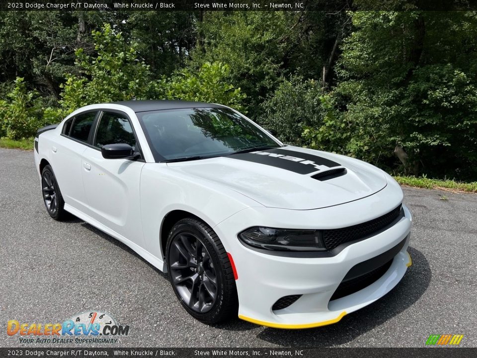 Front 3/4 View of 2023 Dodge Charger R/T Daytona Photo #4