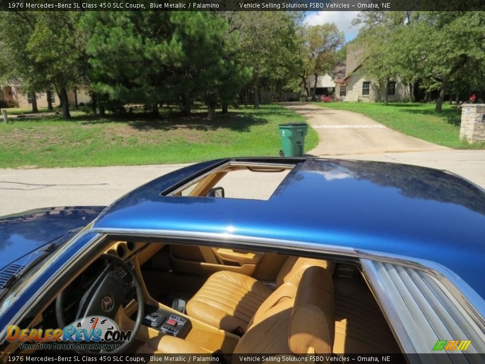 Sunroof of 1976 Mercedes-Benz SL Class 450 SLC Coupe Photo #2