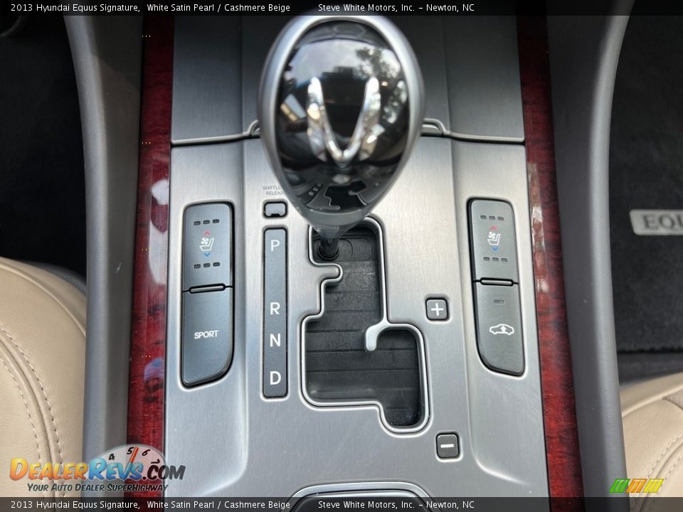 2013 Hyundai Equus Signature Shifter Photo #32